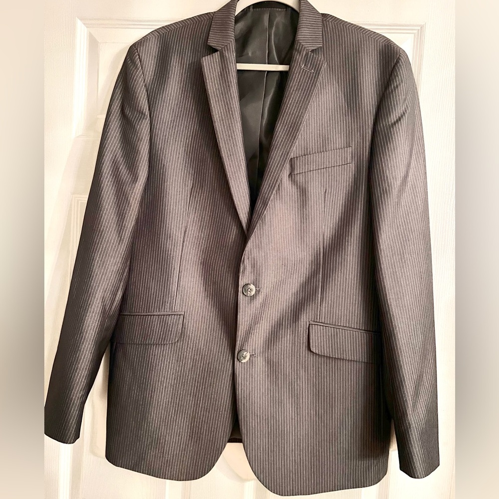 Kenneth Cole Reaction Stripe Suit Jacket. Sz 40 Regular. Lined. Perfect cond.